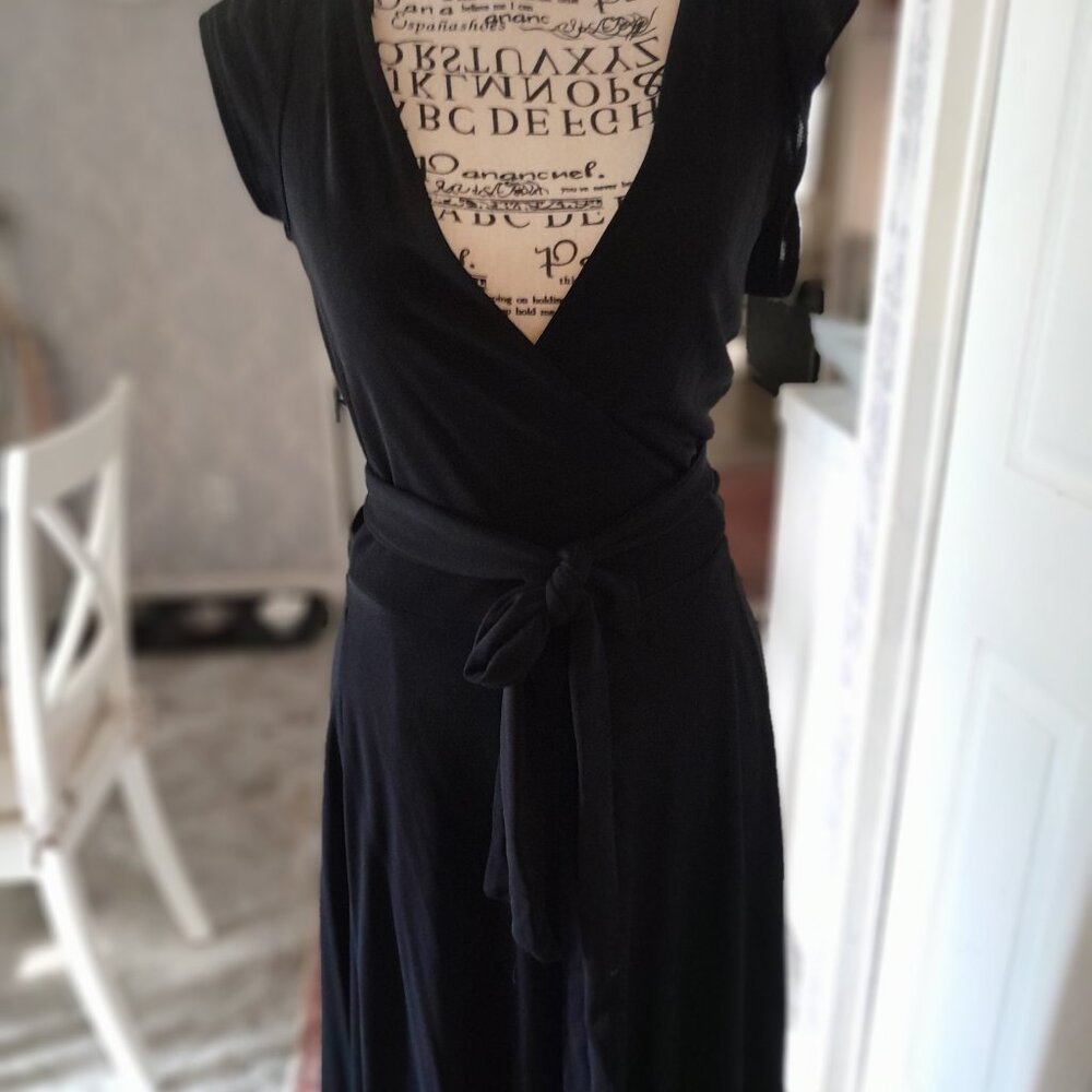 Diane Von Furstenberg Sleeveless  Wrap Dress Solid Black Women Size 6